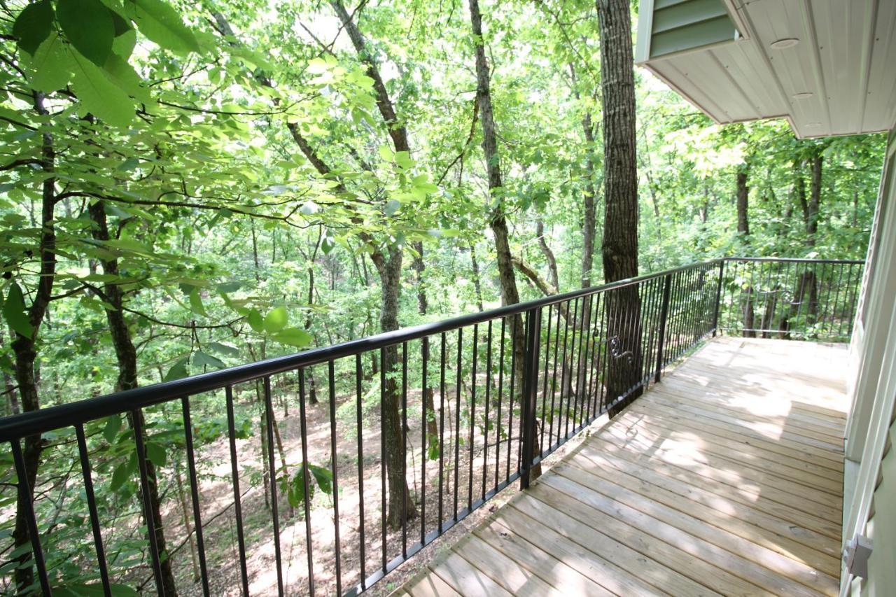 Secluded Treehouse In The Woods - Tree Hugger Hideaway Villa Branson Kültér fotó